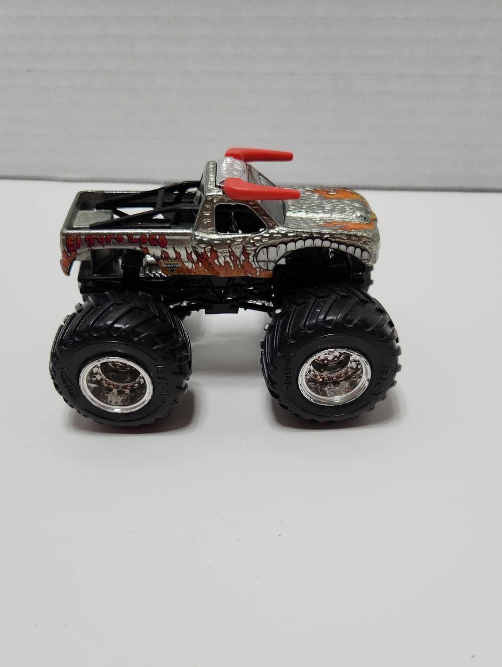 Hot Wheels, Silver El Toro Loco Truck - Picture 3 of 6